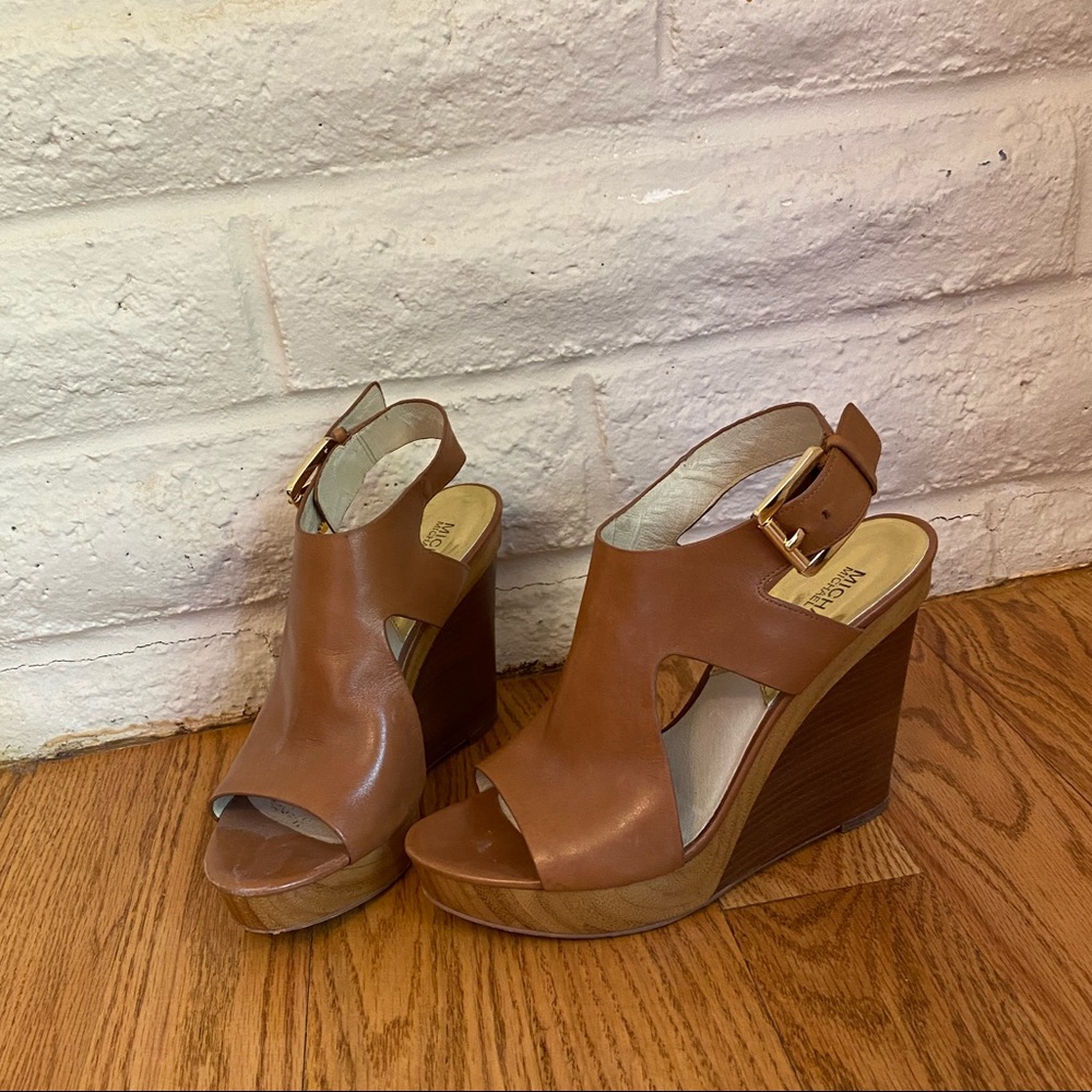 Light brown/camel open toe wedge heels